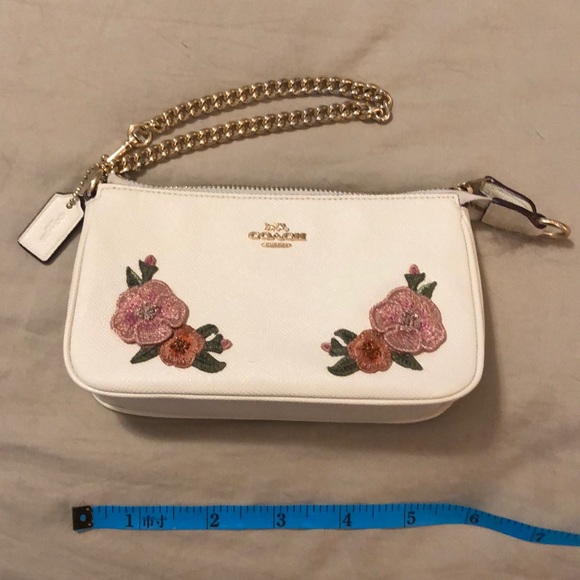 Coach Handbags - Coach wristlet